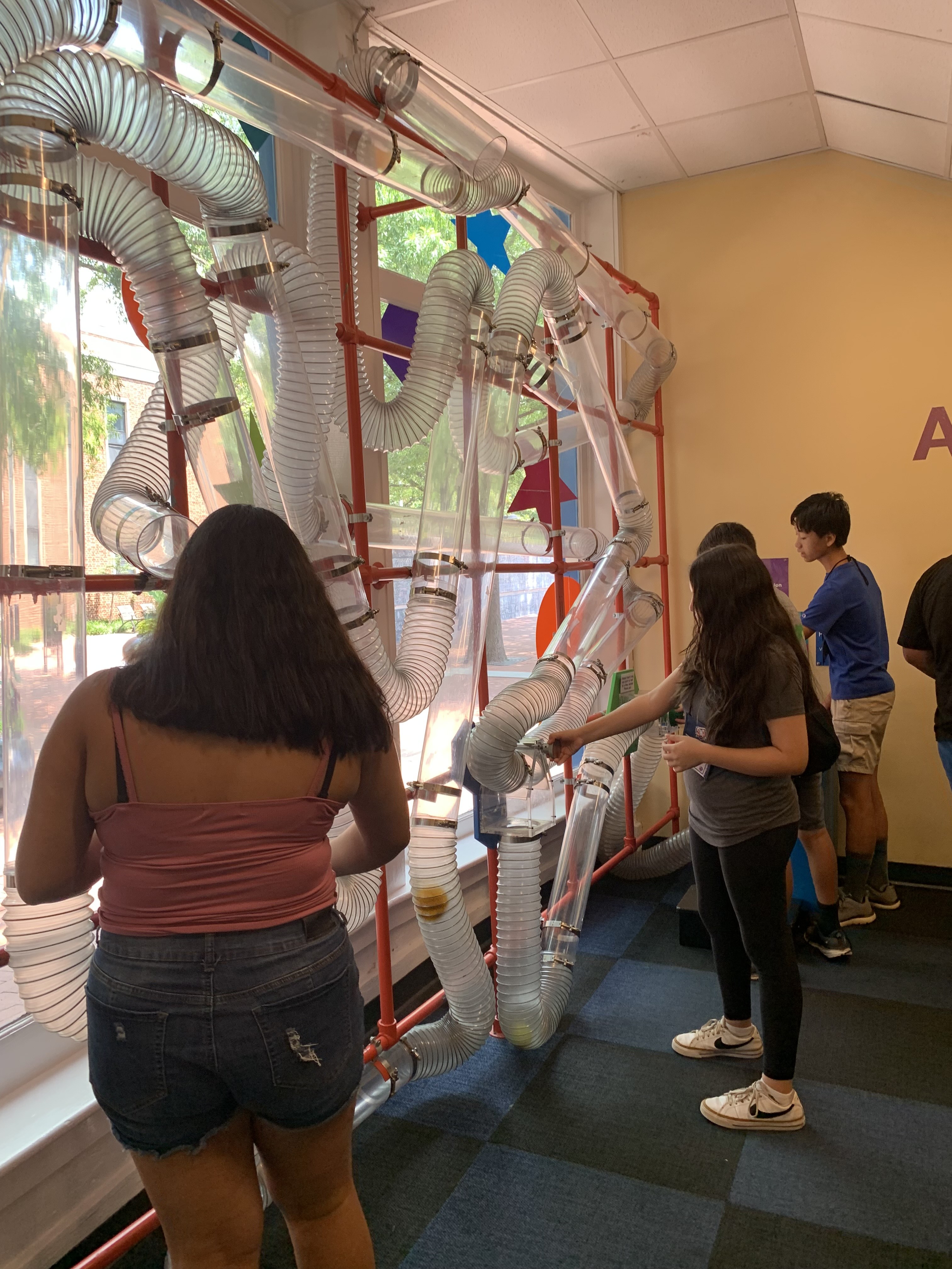 Scholars play in the Virginia Discovery Museum 